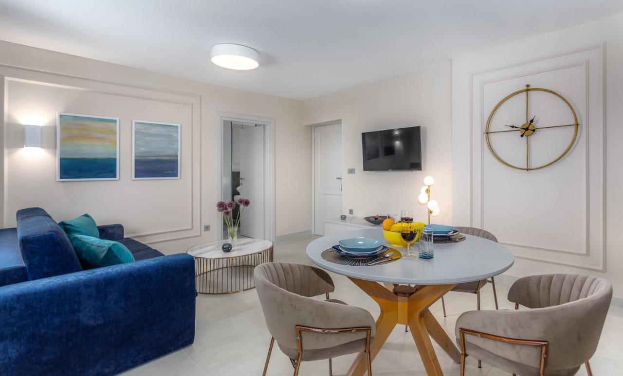 Apartments Olivia & Navy, Silo Bagian luar foto