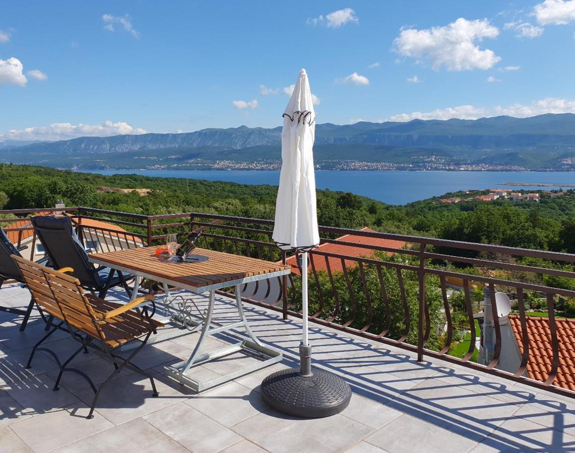 Apartments Olivia & Navy, Silo Bagian luar foto